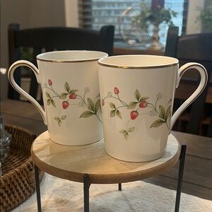 Christopher Stuart Strawberry Field Bone China Thailand Mugs